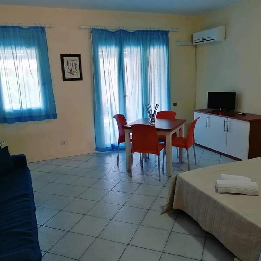 Baia Dei Delfini Aparthotel Furnari Kültér fotó