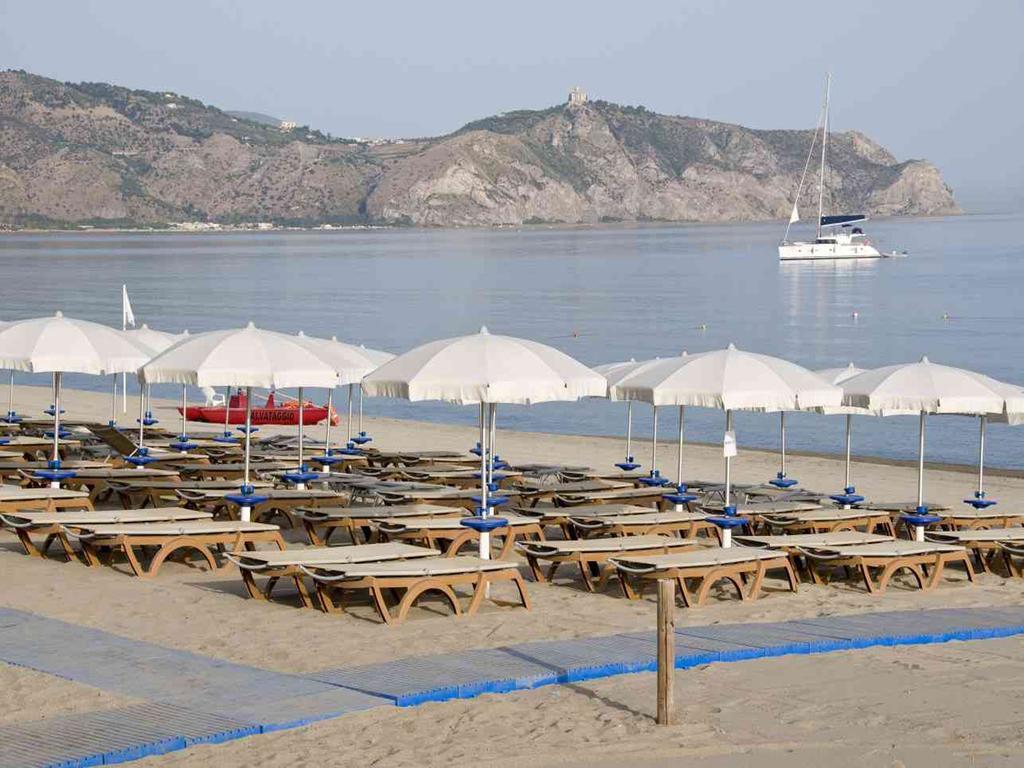 Baia Dei Delfini Aparthotel Furnari Kültér fotó