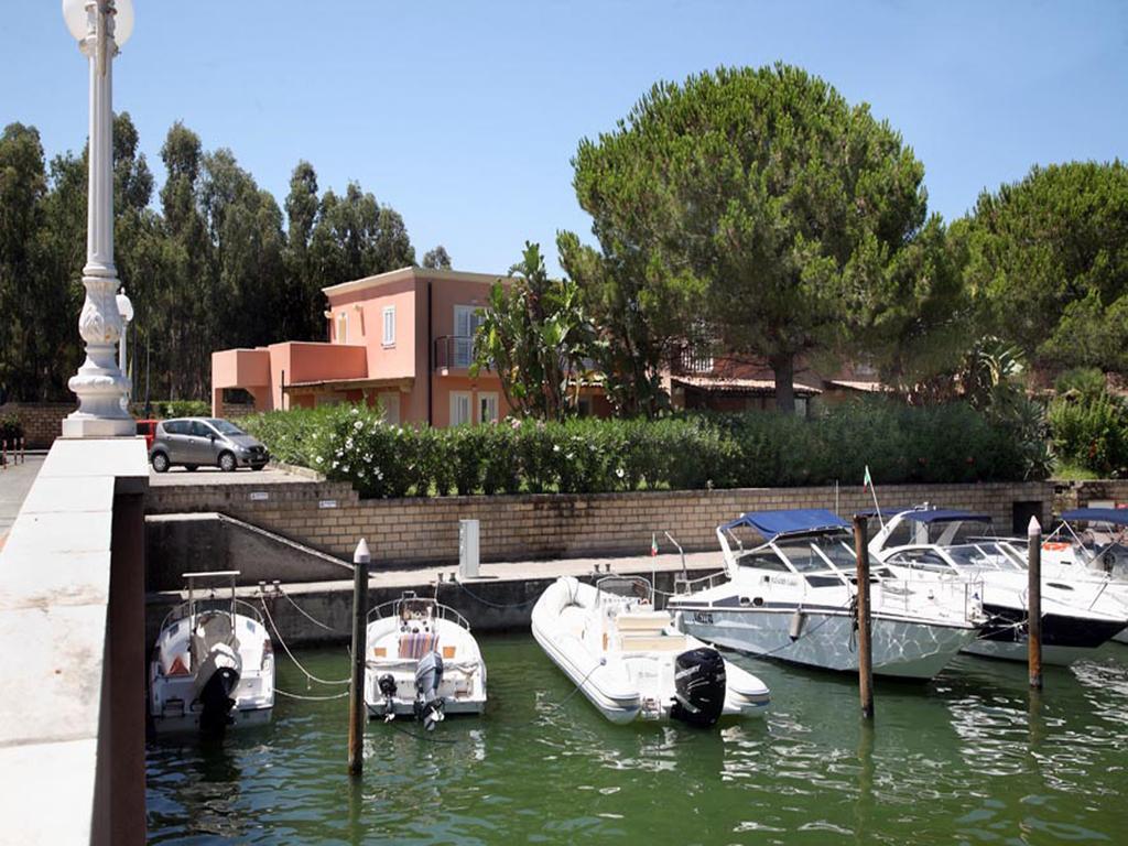 Baia Dei Delfini Aparthotel Furnari Kültér fotó