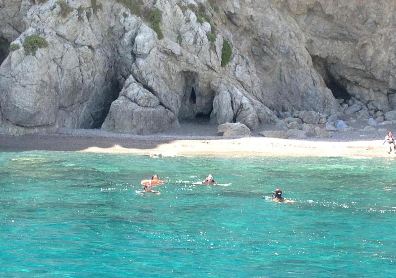 Baia Dei Delfini Aparthotel Furnari Kültér fotó